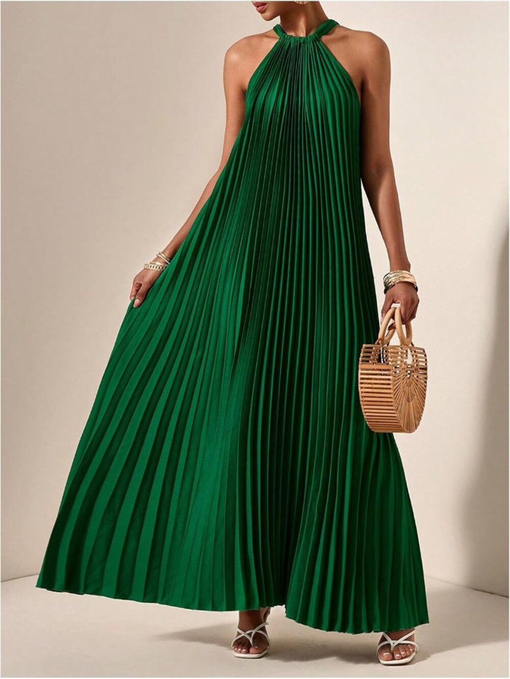 〽️Women's Dark Green Pleated Maxi Dress Halter Neck Flowy Beach Wedding Dress - Picture 4 of 5